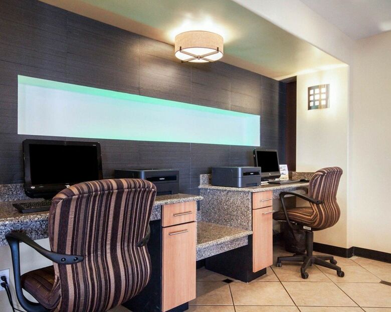Hotel Quality Inn Airport East