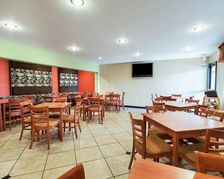 Hotel Quality Inn Airport East