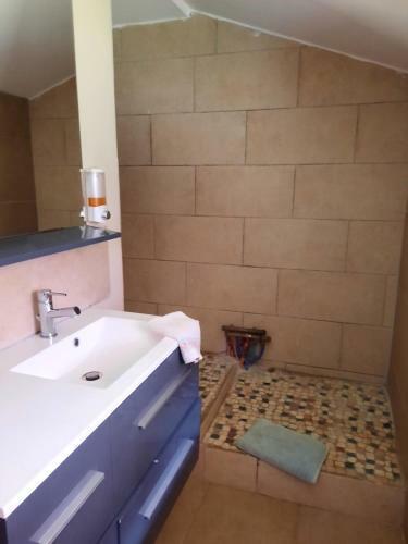 Hostal Chambre Avec Douche Et Toilettes