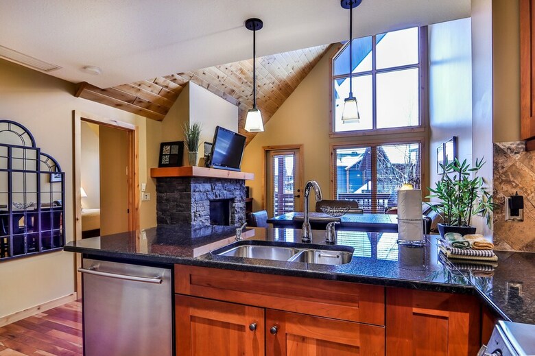 Aparthotel Spring Creek Vacations - Rundle Cliffs Lodge