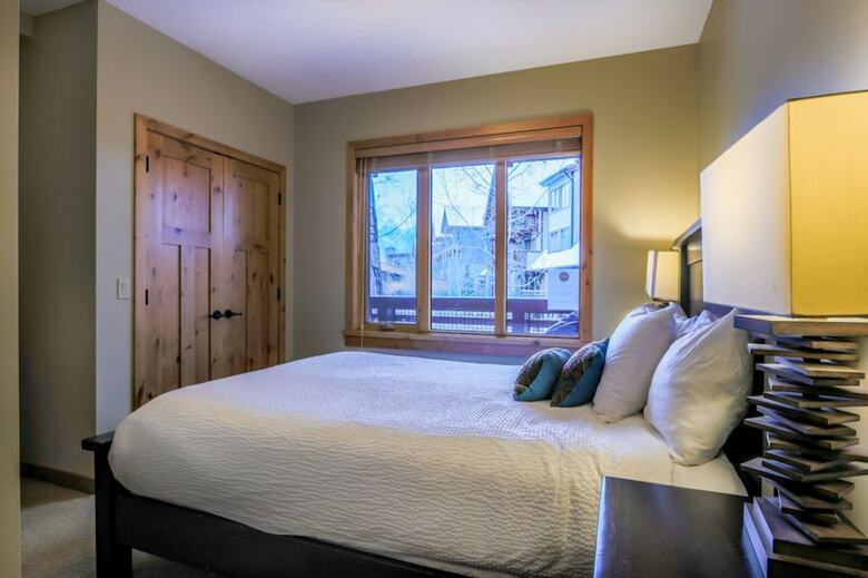 Aparthotel Spring Creek Vacations - Rundle Cliffs Lodge