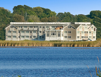 Newport Beach Hotel & Suites