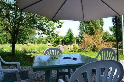 Couanac G�te Familial � La Campagne Avec Piscine
