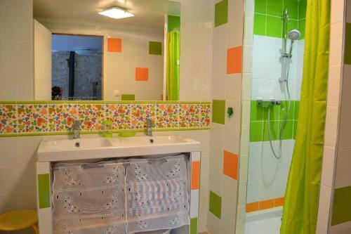 Couanac G�te Familial � La Campagne Avec Piscine