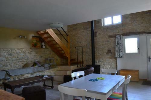 Couanac G�te Familial � La Campagne Avec Piscine