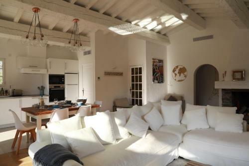 Maison Sous Les Pins