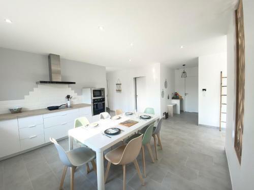 Belle Maison De 140m2, Proche Centre Ville