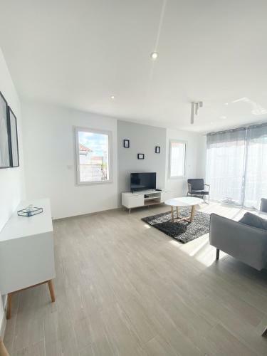 Belle Maison De 140m2, Proche Centre Ville