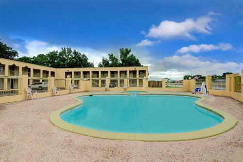 Motel Knights Inn San Marcos
