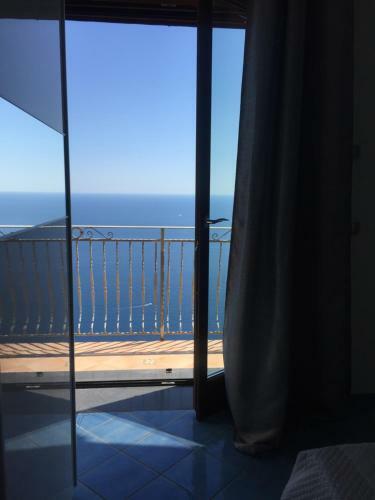 Hostal Carluccio?s Stanza Privata Vista Mare