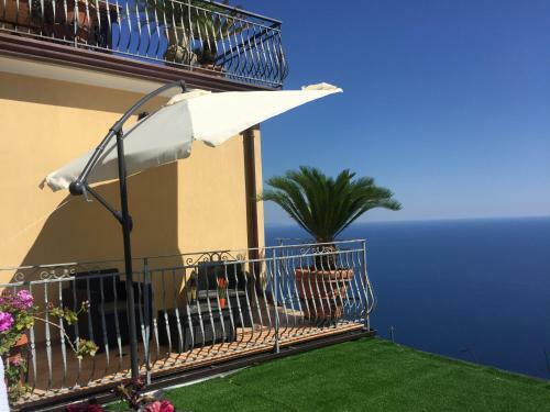 Hostal Carluccio?s Stanza Privata Vista Mare