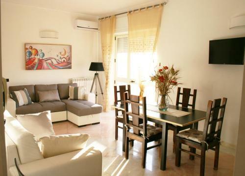 Le Rose Suite Apartments