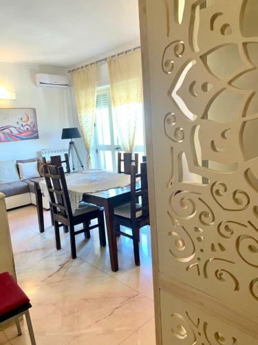 Le Rose Suite Apartments