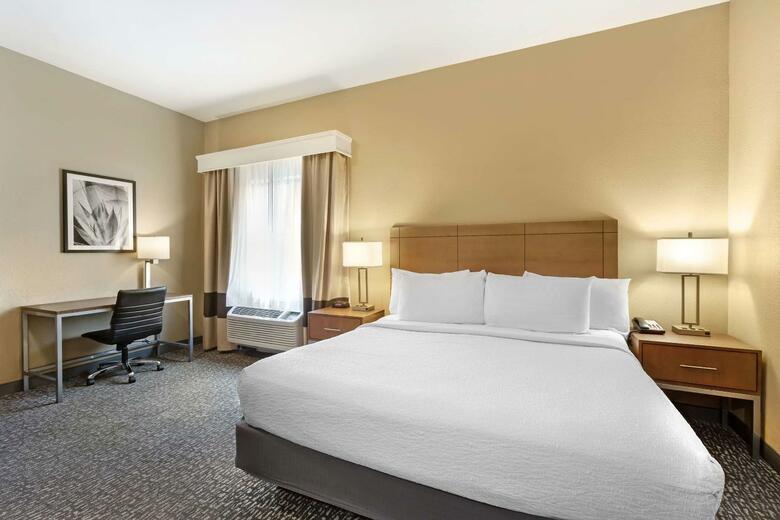 Hotel Comfort Inn And Suites Surprise