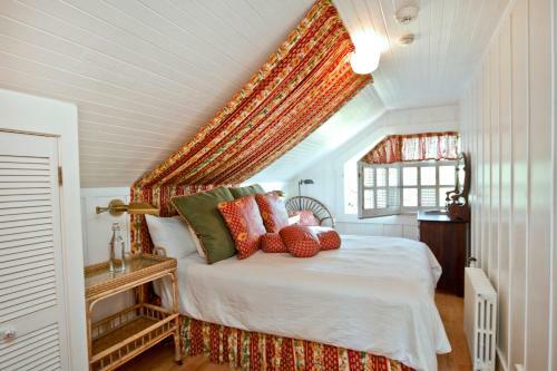 Bed & Breakfast Sea View Inn - Carmel