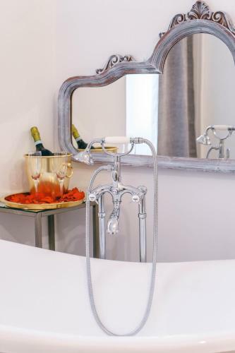 Hostal Corte Pietrantica - Charming Rooms & Suites