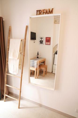 Hostal Room 20 - Piccola Camera In Pietra Bianca