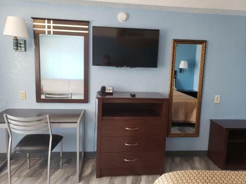Regency Inn Motel By The Beach
