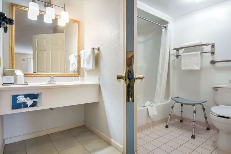 Hotel Quality Inn Little Creek
