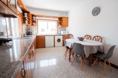 Private Gardened House - 5min From The Beach