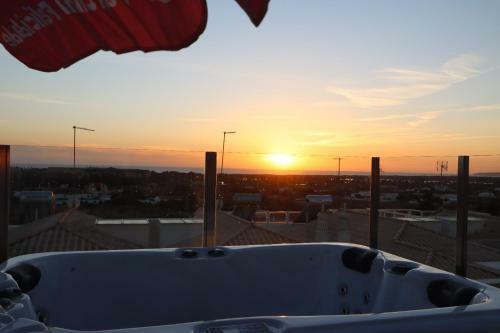Home Encosta Dos Salgados By Bedzy - Private Jacuzzi