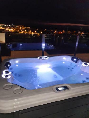 Home Encosta Dos Salgados By Bedzy - Private Jacuzzi