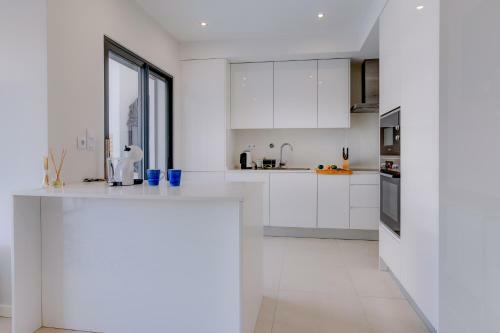 Villa Luxury Townhouse With Pool In Alvor