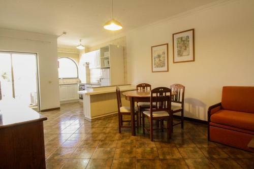 Vau Costa Beach Apartment With Pool!