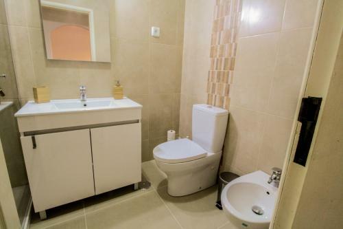 Vau Costa Beach Apartment With Pool!