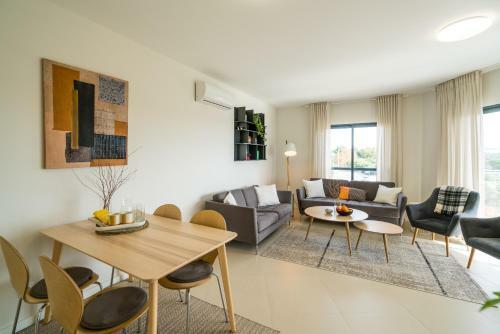 Apartamento T2 In Alvor With Rooftop Terrace & Pool