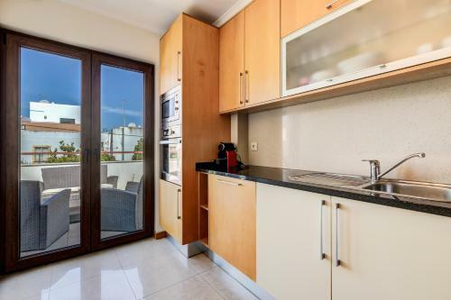 Rooftop Pool Two Bedroom Apartment In Alvor