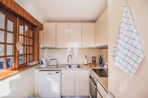 Apartamento Two Bed By The Marina With Pool