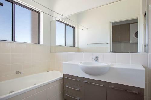 Aparthotel The Esplanade Picnic Point