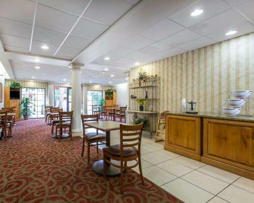 Hotel Comfort Suites Palm Desert