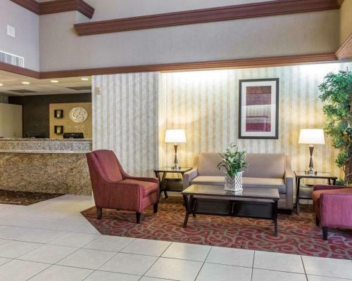 Hotel Comfort Suites Palm Desert