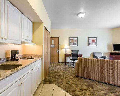 Hotel Comfort Suites Palm Desert