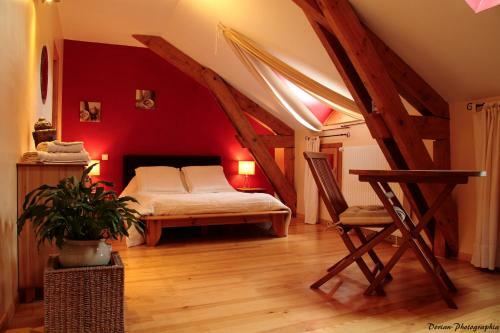 Bed & Breakfast La Pierre Trou�e Chambre D'h�tes