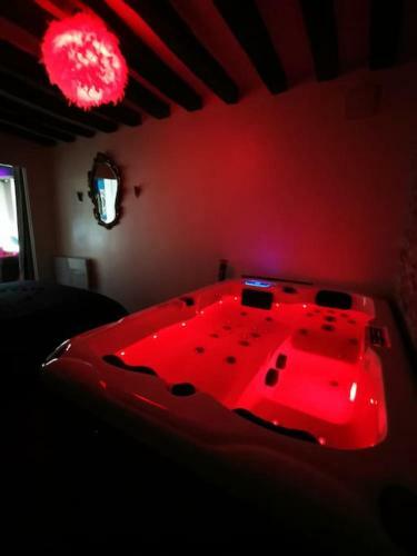 Apartamento Appartement Et Jacuzzi Privatif C?ur De Chartres