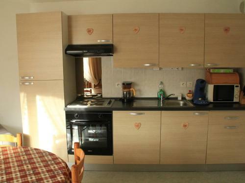 Apartamento Appartement Ch�tel, 2 Pi�ces, 4 Personnes - Fr-1-200-309