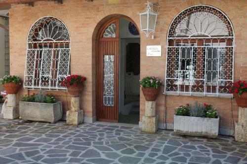 Hostal Residenza Le Terrazze Di Gualdo Rent Rooms