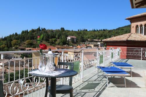 Hostal Residenza Le Terrazze Di Gualdo Rent Rooms