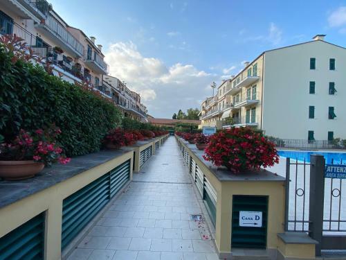 Apartamento Cala Di Sole Bilocale Con Terrazzo, E Piscina Condominiale