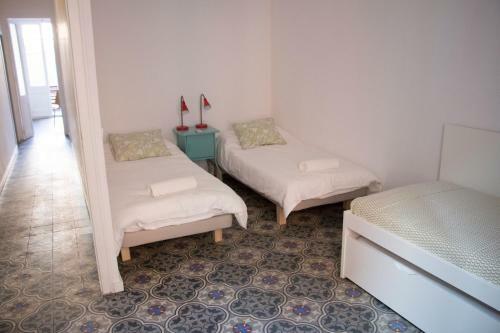 Hostal Bed And Beach Barcelona Guesthouse