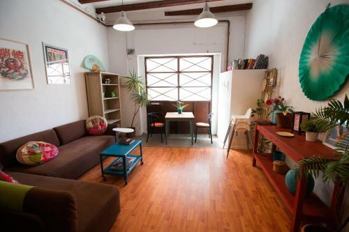 Hostal Bed And Beach Barcelona Guesthouse