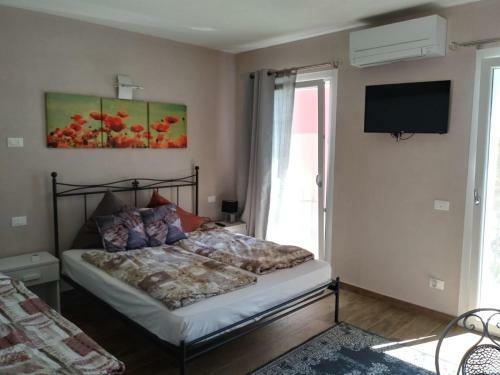 Apartamento Residence Tasso Canossa - Appartamento Con Piscina