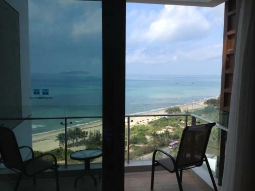 Sanya Seacube Holiday Hotel