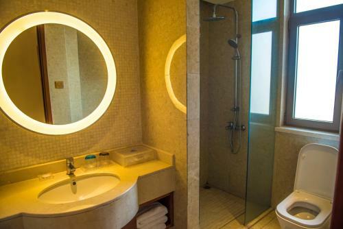 Sanya Seacube Holiday Hotel