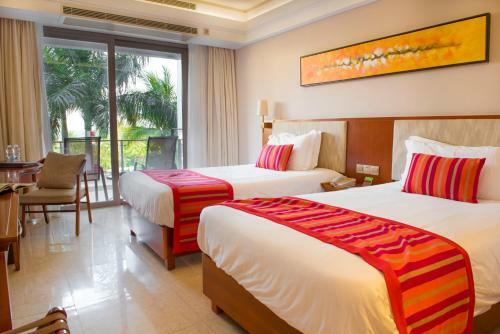 Sanya Seacube Holiday Hotel
