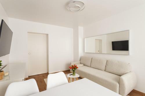 Design Apartment / 2 Room / Central / Contactless Check-in