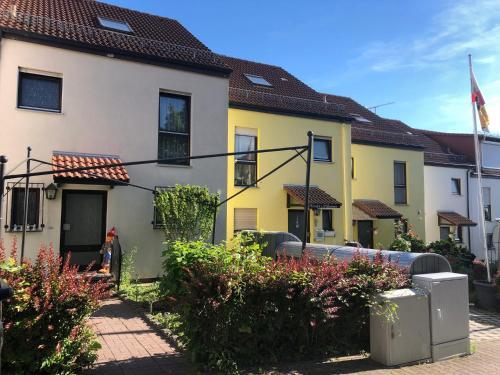 Dachgeschoss In Einem Reihenhaus (Mit Gemeinschaftlichen R�umen)